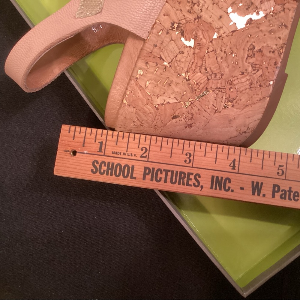 Antelope tan leather wedge sandals size 39 or 9usa. EUC - Picture 8 of 10